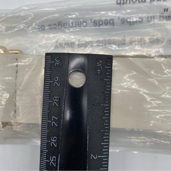 Steve Madden Cream Gold Metal Interlock Stretch Belt size M/L NEW - Picture 2 of 6